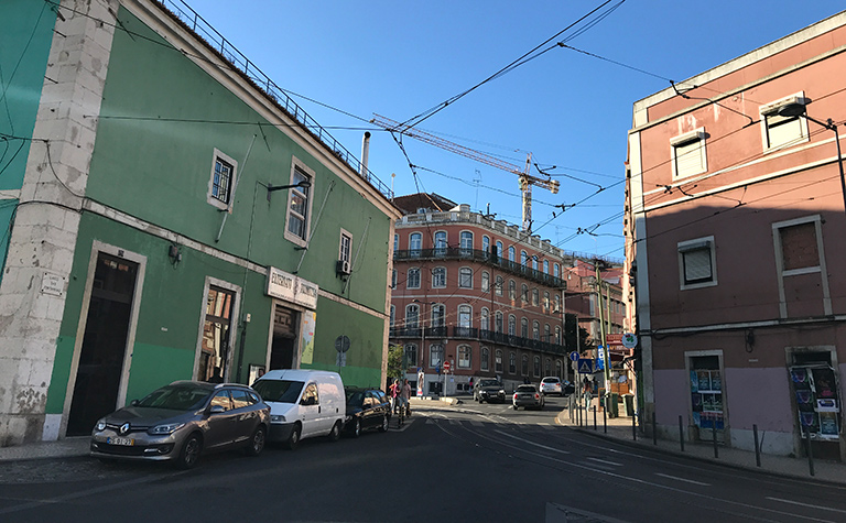 ポルトガル・リスボンにあるLxFactory付近の住宅街