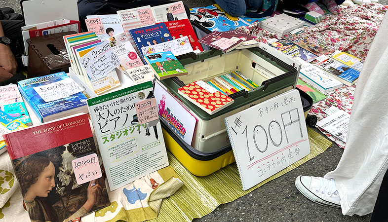 参道古本市の様子