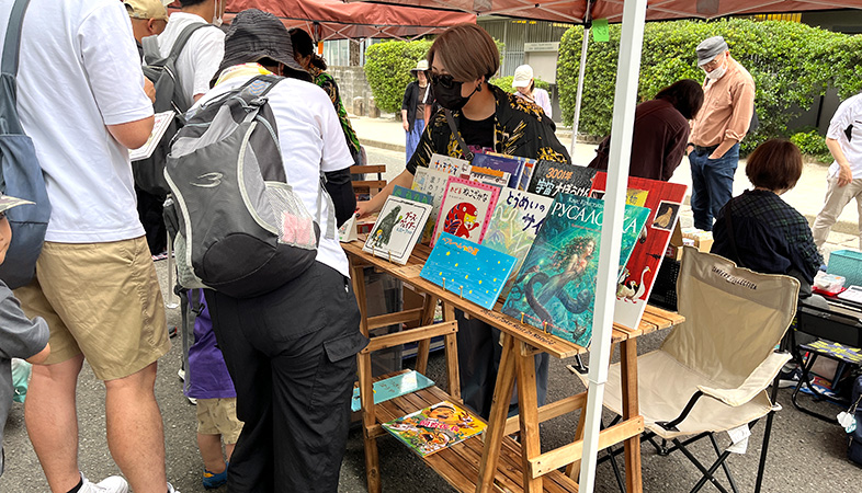 参道古本市の様子