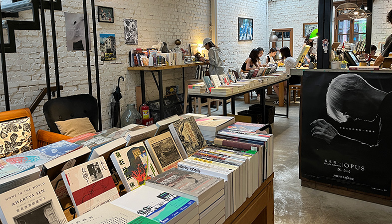 台湾にある浮光書店の内観