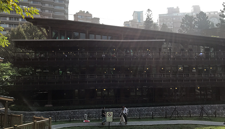 台北市立図書館北投分館の外観